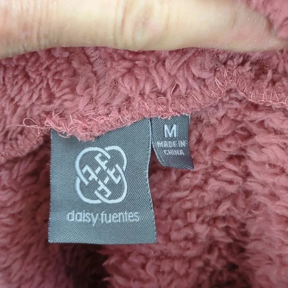 For Kitty Rescue! Daisy Fuentes Faux Fur Pullover Teddy Sweatshirt - Picture 6 of 7